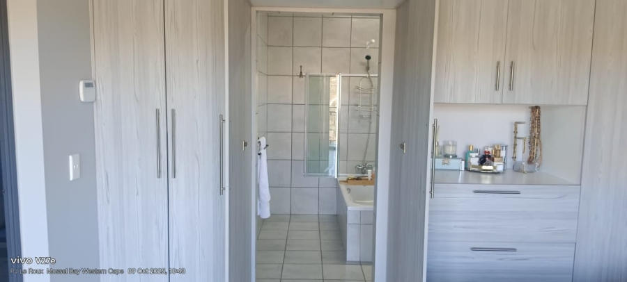 6 Bedroom Property for Sale in Seemeeu Park Western Cape